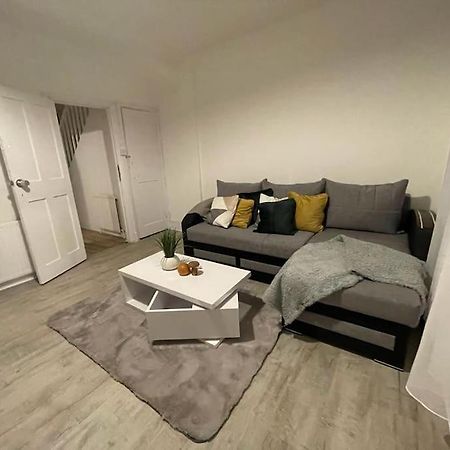 Spacious 2 Bedroom On Tower Bridge Londres Exterior foto