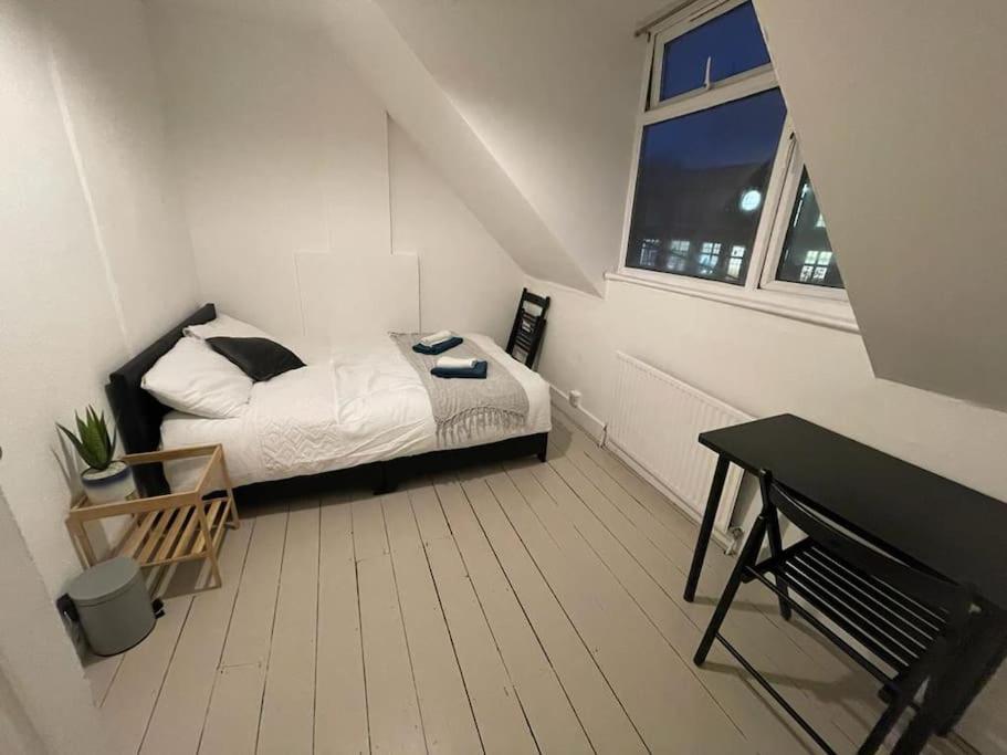 Spacious 2 Bedroom On Tower Bridge Londres Exterior foto