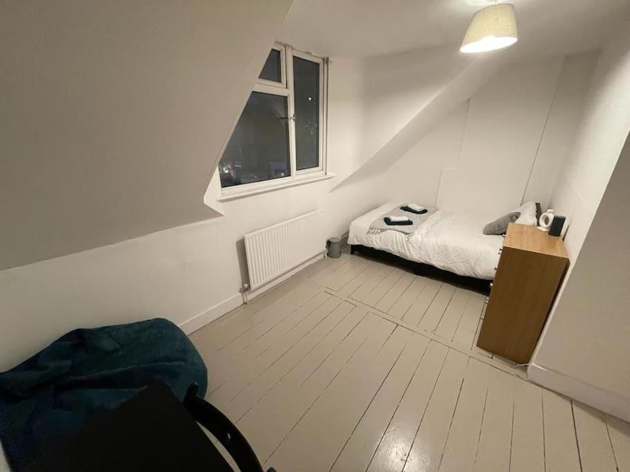 Spacious 2 Bedroom On Tower Bridge Londres Exterior foto